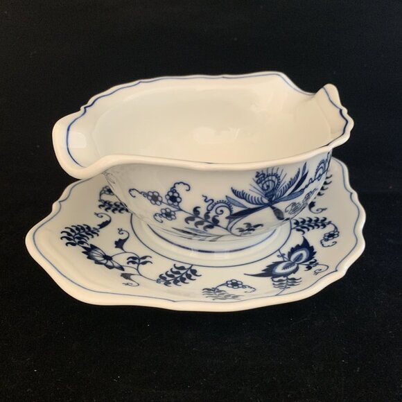 Blue Danube Japan Gravy Boat w/Attached Underplate Porcelain Rectangle Backstamp - Picture 3 of 12